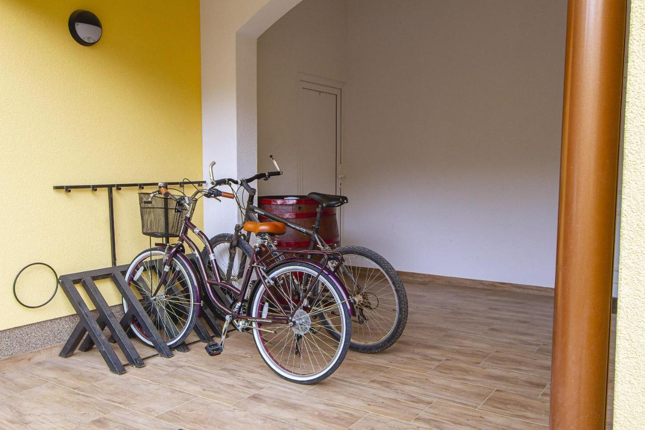 Apartmani Justic Нивице Экстерьер фото